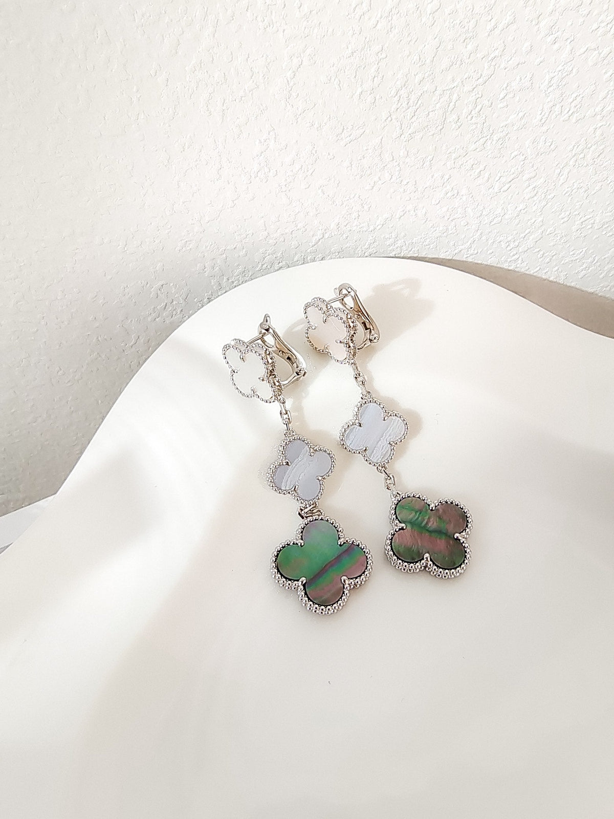 [Stars Jewelry]CLOVER 3 MOTIFS CHALCEDONY DARK MOP SILVER EARRINGS