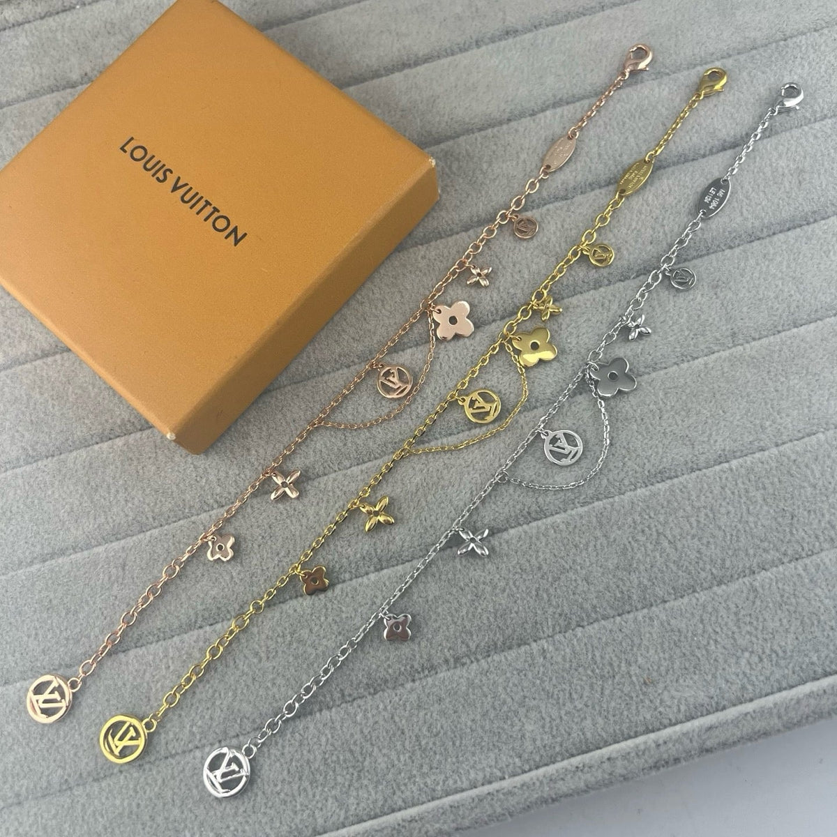 [Stars Jewelry]SMOOTH MULTI FLOWER BRACELET
