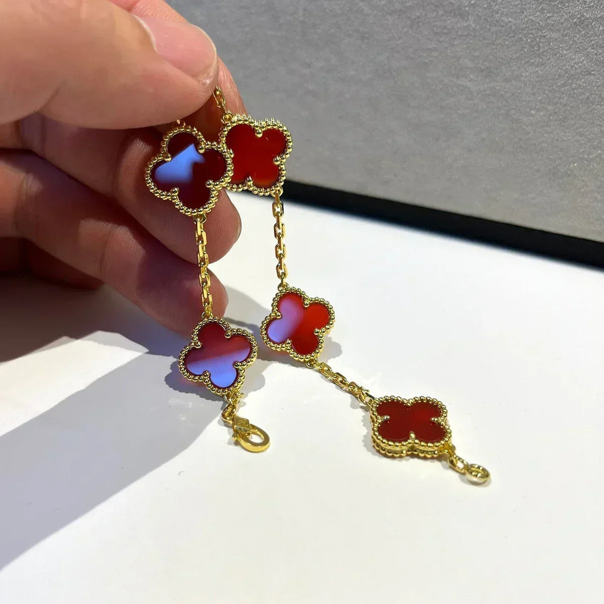 [Stars Jewelry] CLOVER 5 MOTIF RED CORNELIAN BRACELET COLLECTION